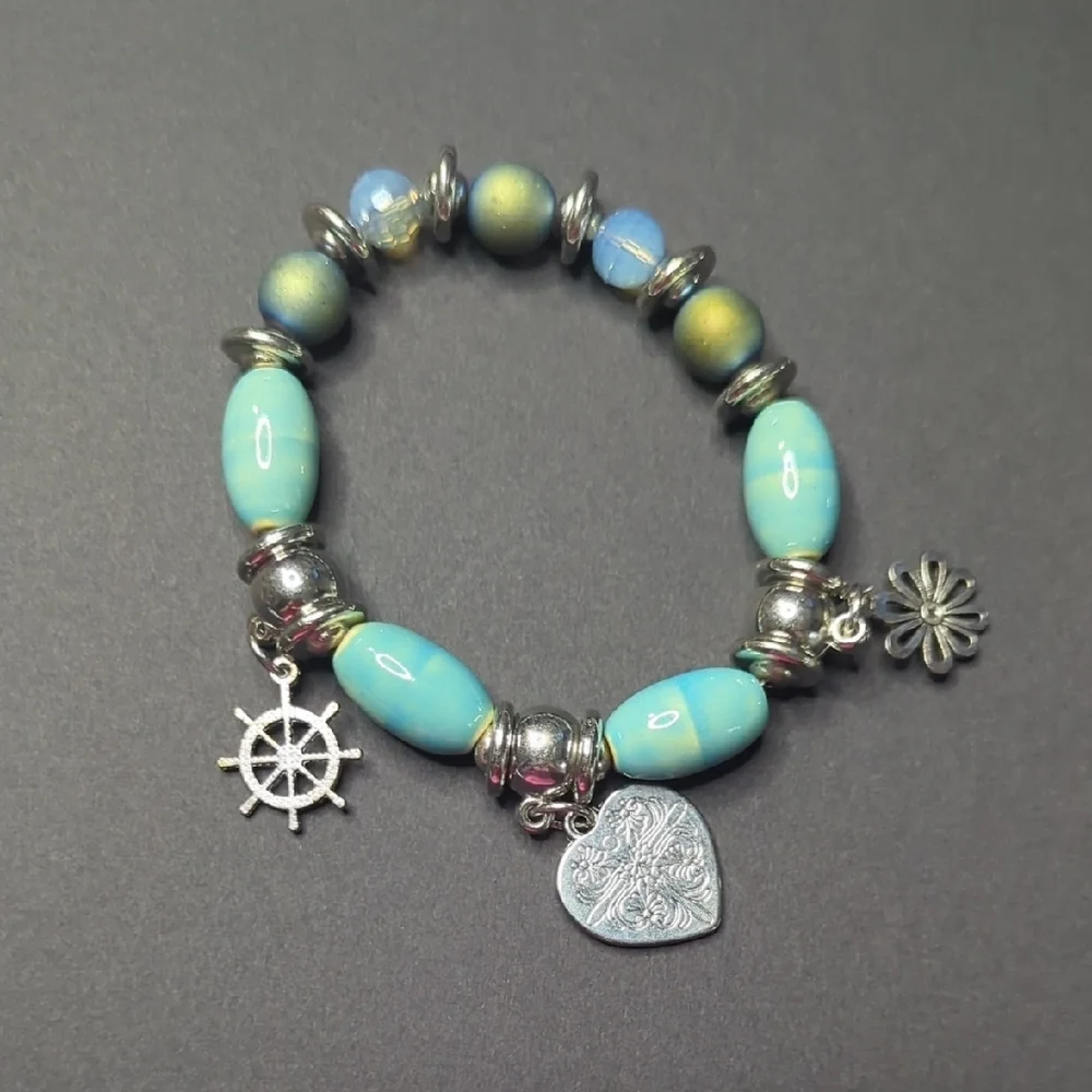 ❤️5/$25 Silver and Blue Charm Bracelet